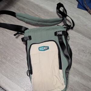 BAGSMART Stylish Green and Cream Crossbody Bag